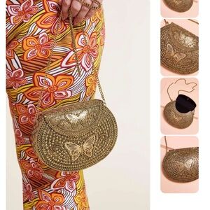 Earthbound Trading Co. Metal Beaded Butterfly Crossbody bag. ♡